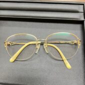 金フレームのメガネを東区の男性から買取いたしました。